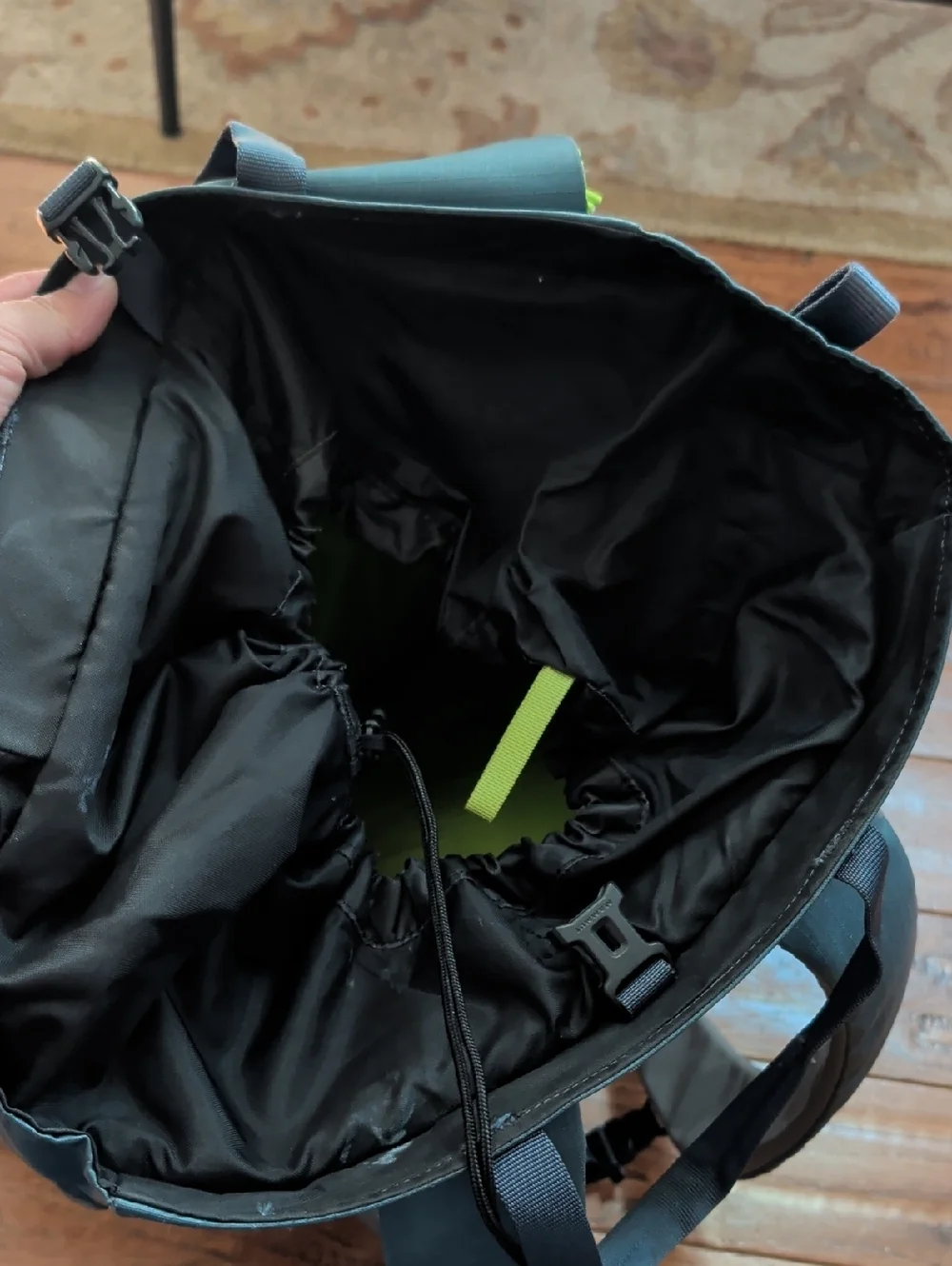 Mammut Neon Shuttle 30L Backpack Men's Blue and Black Daypack Tote